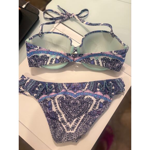 Victoria's Secret Knockout Paisley Bikini 32D Top / small bottoms - Picture 4 of 5